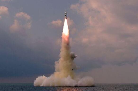 韩军方称朝鲜向东部海域发射疑似弹道导弹发射体