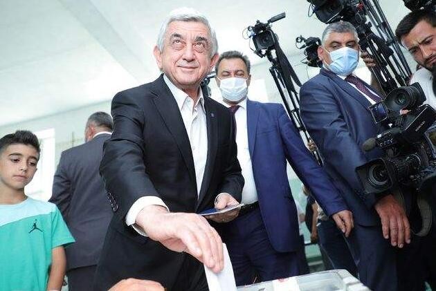 亚美尼亚议会选举哈恰图良为新总统