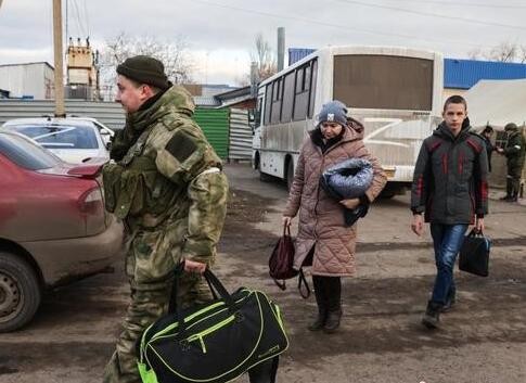 顿巴斯人道主义走廊开通受阻 百万乌克兰人逃往他