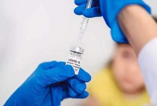 美国药管局批准特定人群接种第二剂新冠疫苗加强针