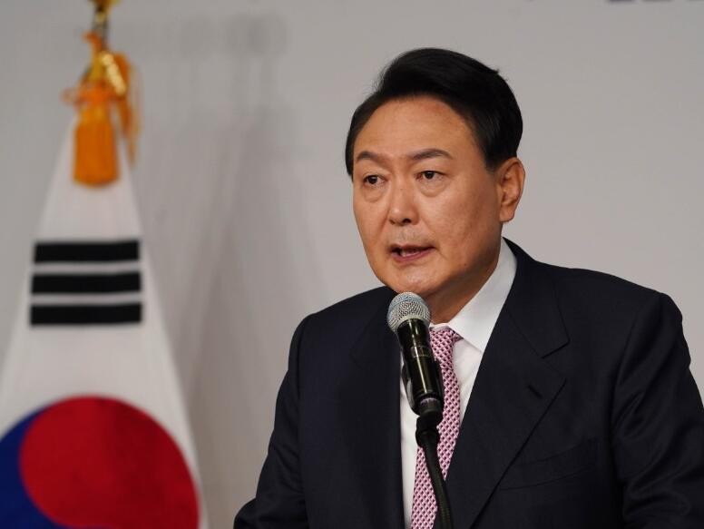 韩国当选总统拜访朴槿惠　为昔日旧怨致歉