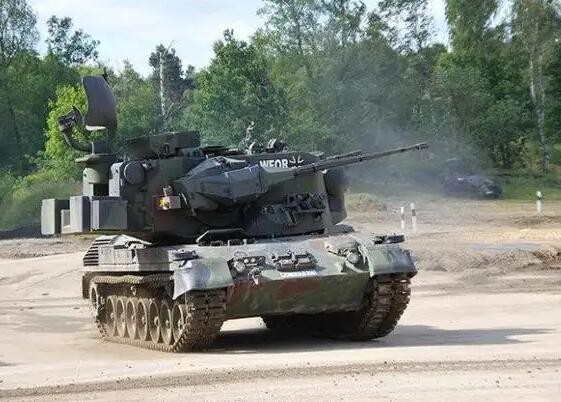 德国宣布将向乌克兰提供重型武器
