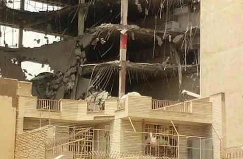 伊朗一建筑坍塌致6人丧生 数十人受困瓦砾之下