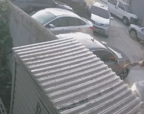 图为枪击现场。图片来源:美国《纽约邮报》视频截图 点击进入下一页