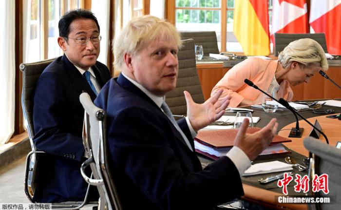 当地时间6月26日,英国首相约翰逊出席七国集团(G7)领导人峰会圆桌会议。 点击进入下一页