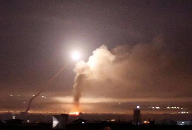 叙利亚军方说以色列空袭叙首都东南部和阿勒颇国际机场
