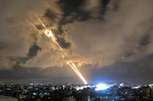 以色列军方拦截一枚来自加沙地带的火箭弹