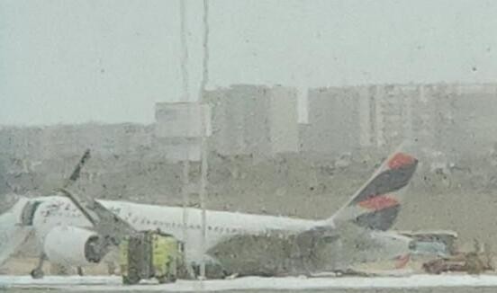 外媒：秘鲁机场一飞机与消防车相撞 已致2人死亡