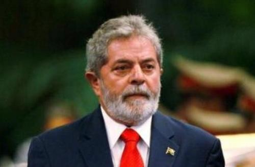 巴西当选总统卢拉接受声带白斑切除手术