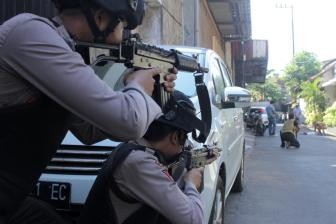 印尼万隆自杀式炸弹袭击者身份确定 系恐怖惯犯
