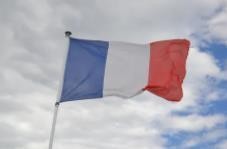 法国抗议者举行反北约集会吁“退约” 谴责对俄制裁
