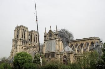 马克龙重申巴黎圣母院重建目标：2024年重新开放