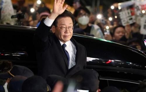 韩最大在野党党首结束12小时检方讯问：真相将在法庭揭晓