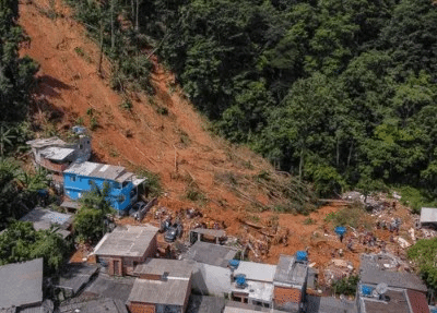 巴西圣保罗侨界向当地暴雨灾区捐赠物资