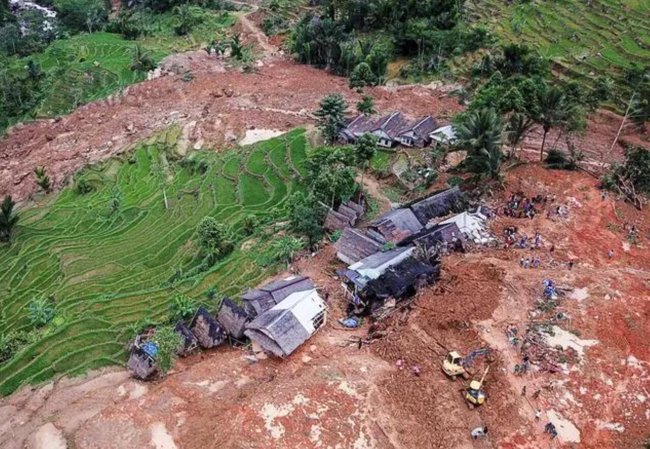 印尼山体滑坡已造成10人死亡