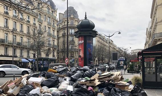 巴黎市内大量垃圾堆积 待清理垃圾已达万吨