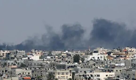 以军空袭加沙城造成两人死亡