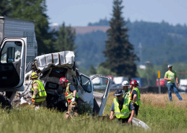 美国俄勒冈州发生一起交通事故 致七人死亡
