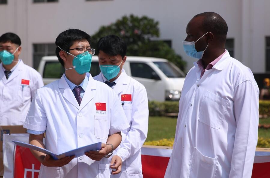 中国援外医疗队60年来诊治患者超2.9亿人次