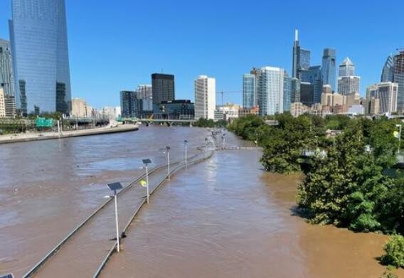 美国宾夕法尼亚州暴雨引发洪水至少5人死亡