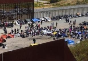 美国移民危机现乱象 拜登政府因这事起诉得州州长