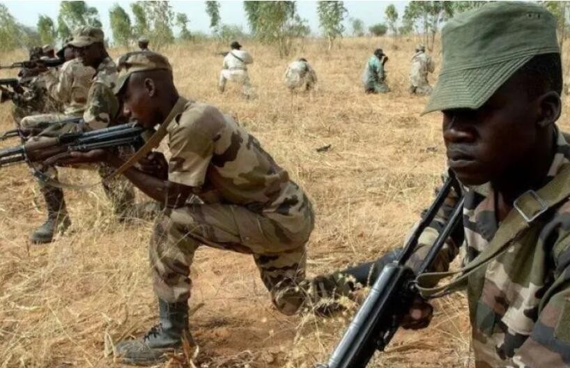 尼日尔军人称已推翻总统巴祖姆