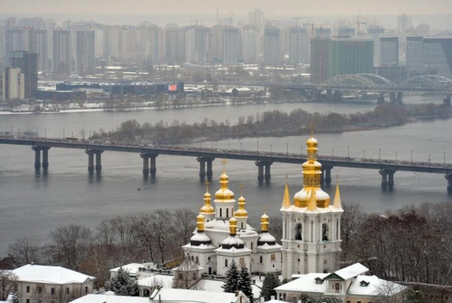 暴风雪席卷黑海多国　致多人死伤数百万人供电中断