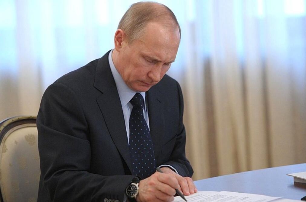 普京签署总统令允许外籍合同兵加入俄籍