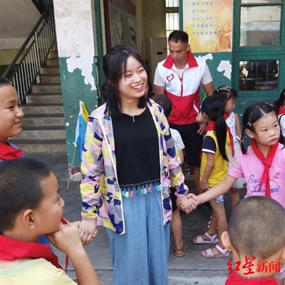 【人物】支教途中遇车祸离世 巴中女孩李莎获评“最美大学生”