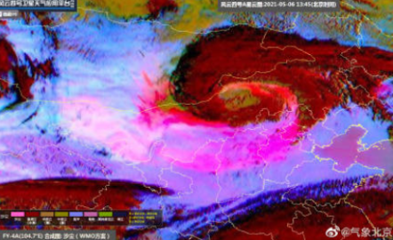 沙尘正过境北京 大部分地区阵风达七八级