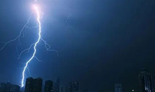 中央气象台继续发布暴雨、强对流天气蓝色预警