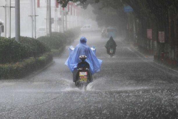 湿冷攻击！江南华南大范围降雨持续 大部气温偏低超5℃