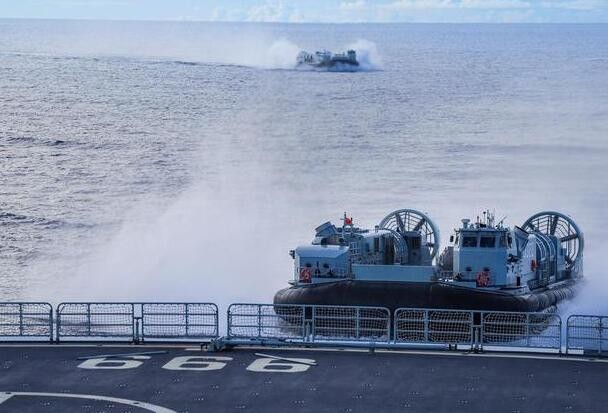 南部战区海军远海联合训练编队返航归港