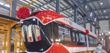 国内首辆磁浮空轨列车“兴国号”预计7月通车实验