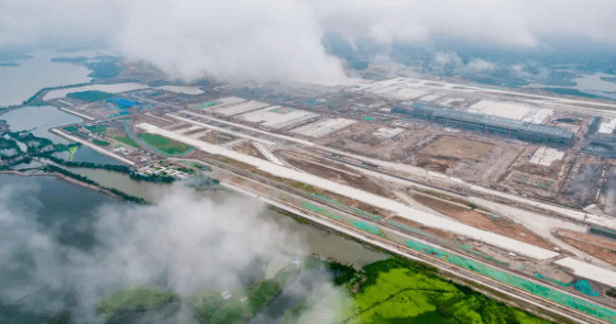 湖北鄂州花湖机场开通首条货运航线