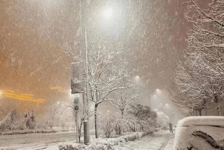 今年来中东部最强雨雪过程进入鼎盛期 江南等地有暴雨北方局地暴雪