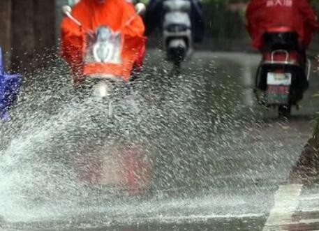 江南华南迎新一轮降雨 下周初北方多地迎今年首个高温日