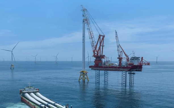 全球首台16兆瓦海上风电机组在福建海上风电场吊装