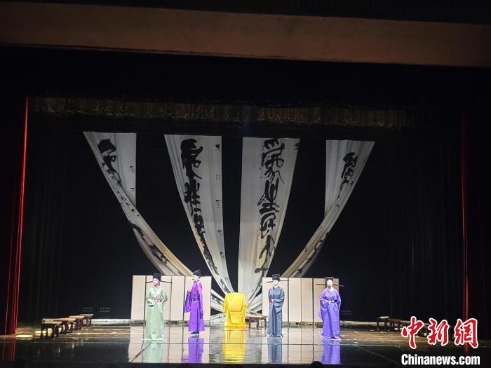 大型原创历史舞台剧《大儒张载》公演。 阿琳娜 摄 大型原创历史舞台剧《大儒张载》公演。 阿琳娜 摄