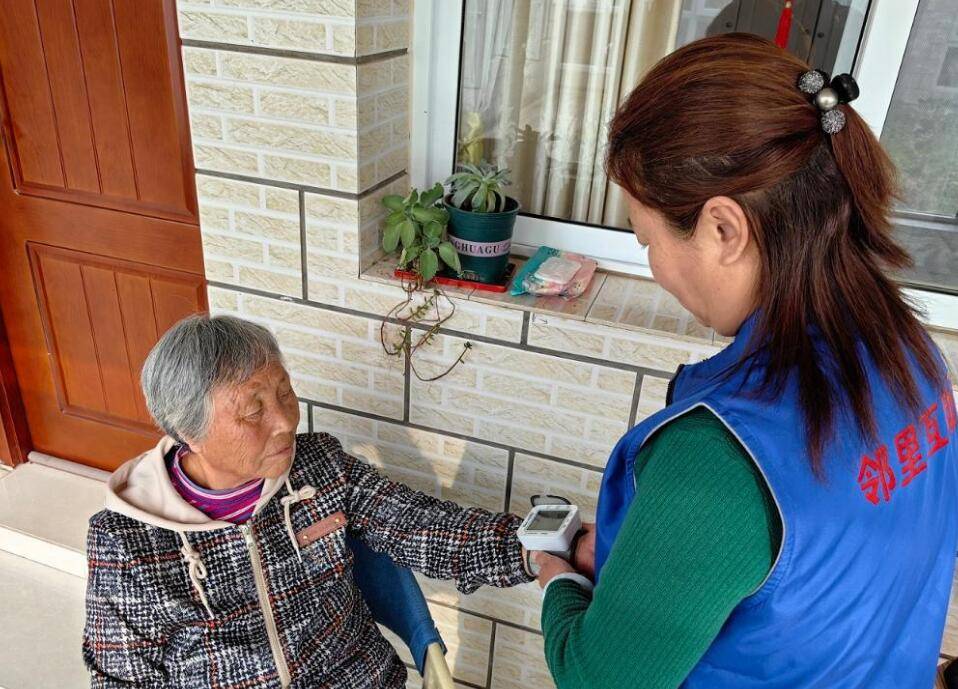 如何让老人在“家门口”幸福养老？