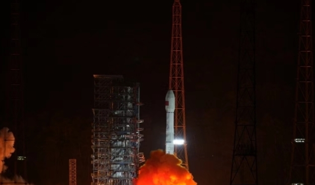 中国成功发射中星6E卫星 “升级版”长三乙火箭首发告捷