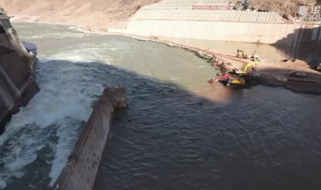 黄河上游在建装机最大水电站下闸蓄水