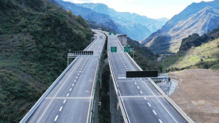 我国西南地区新增一条连接滇川黔三省高速公路