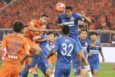 鲁能本土球员名额竞争激烈 李霄鹏取舍犯难