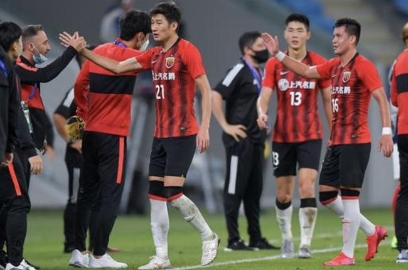上港要启动换帅但选择不多 胡尔克替身敲定