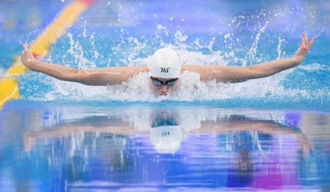 中国游泳争霸赛第二日 张雨霏闪耀女子100蝶