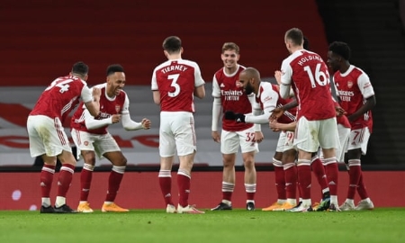 英超-奥巴梅扬双响 萨卡进球 阿森纳3-0完胜