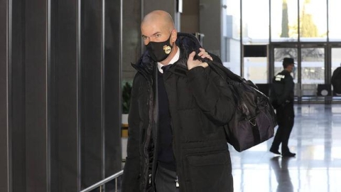 齐达内暂时不会辞职 皇马赛季末决定他未来