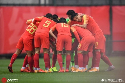 国足仍无法确定最强阵容 李铁面临艰巨挑战