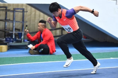 苏炳添60米6秒49夺冠 今年世界第三亚洲第一